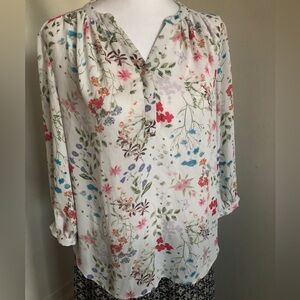 Violet + Claire Floral Top Size Small